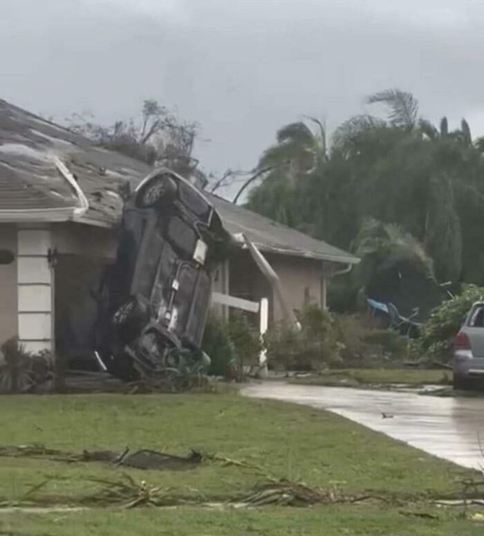 “I Think God Hates Me”: 59 Wild Pics Of Mother Nature Doing Things On Its Own Terms (New Pics)