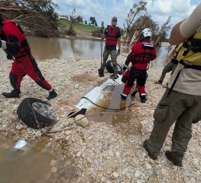 “I Think God Hates Me”: 59 Wild Pics Of Mother Nature Doing Things On Its Own Terms (New Pics)