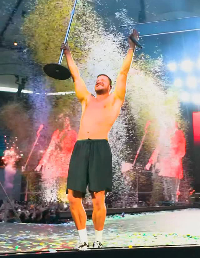 How Dan Reynolds Turns Going Shirtless Into A Statement Against Toxic Masculinity