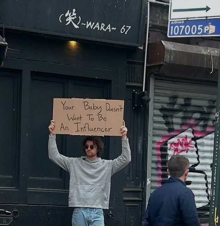 58 Times “Dude With The Sign” Wrote Down What Everyone Is Thinking But Not Saying Out Loud (New Pics)