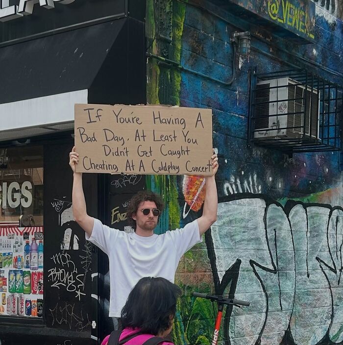 58 Times “Dude With The Sign” Wrote Down What Everyone Is Thinking But Not Saying Out Loud (New Pics)