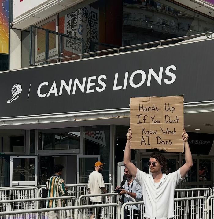58 Times “Dude With The Sign” Wrote Down What Everyone Is Thinking But Not Saying Out Loud (New Pics)