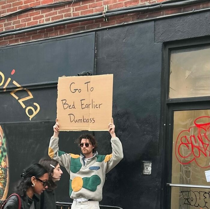 58 Times “Dude With The Sign” Wrote Down What Everyone Is Thinking But Not Saying Out Loud (New Pics)