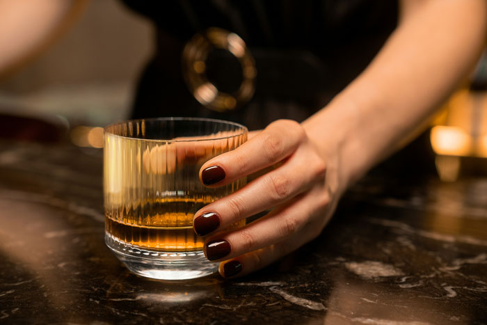 44 Stories Of Bar Staff And Customers Protecting Women Who Were Getting Creeped Out By Men