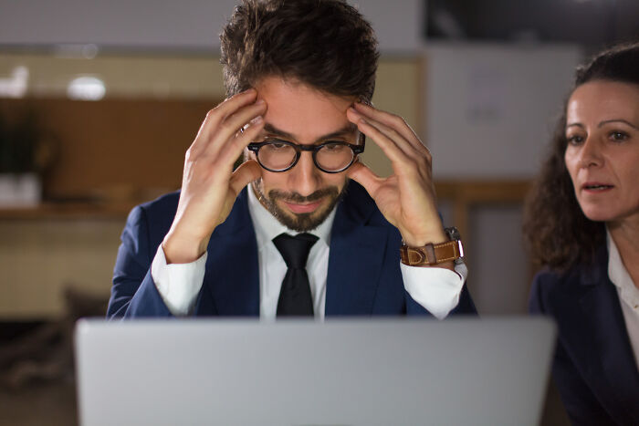 Netizens List 37 Aspects Of Modern Life They Believe Are Frighteningly Close To Breaking Down