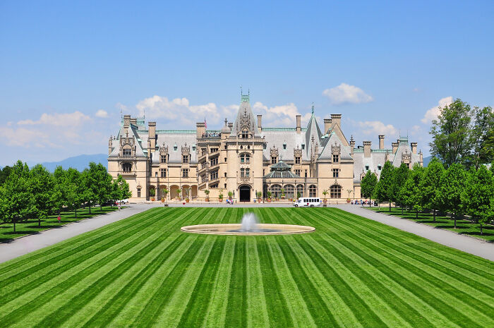34 Remarkable Historic Homes That Define America’s Architectural Heritage
