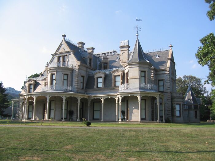 34 Remarkable Historic Homes That Define America’s Architectural Heritage