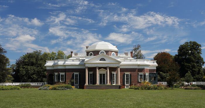 34 Remarkable Historic Homes That Define America’s Architectural Heritage