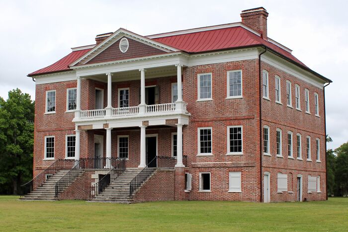 34 Remarkable Historic Homes That Define America’s Architectural Heritage