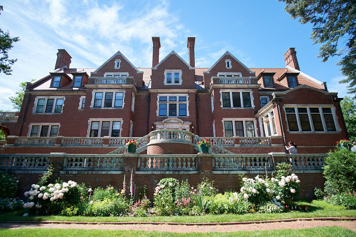 34 Remarkable Historic Homes That Define America’s Architectural Heritage