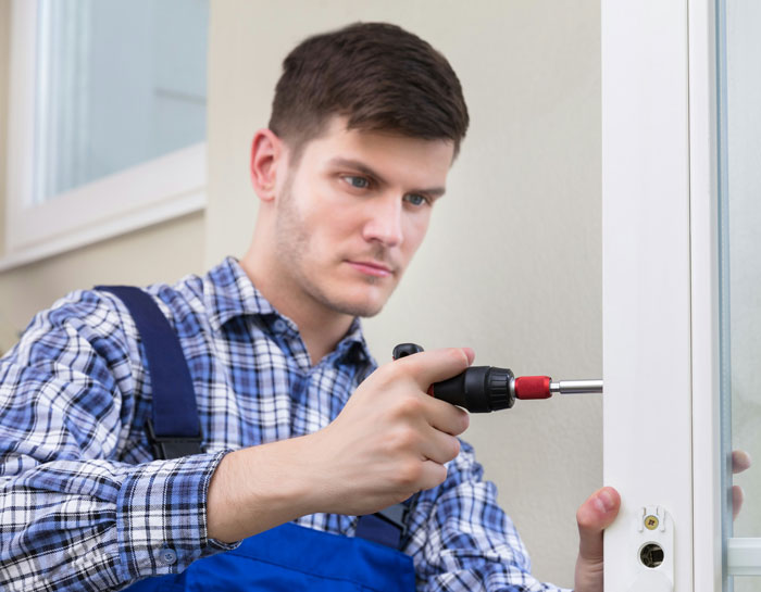 Handyman Installs New Cat Flap, Sends Customer Video, Gets Hilarious Response