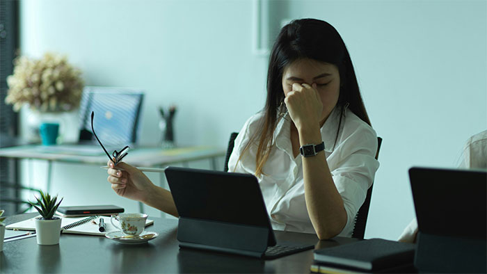 “Overworked And Underpaid”: 55 People Share What It’s Like To Work At A ‘Dying’ Company