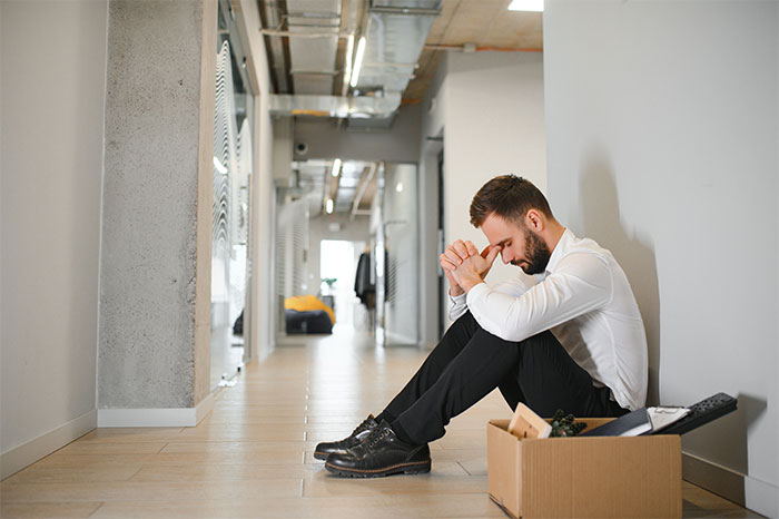 “Overworked And Underpaid”: 55 People Share What It’s Like To Work At A ‘Dying’ Company