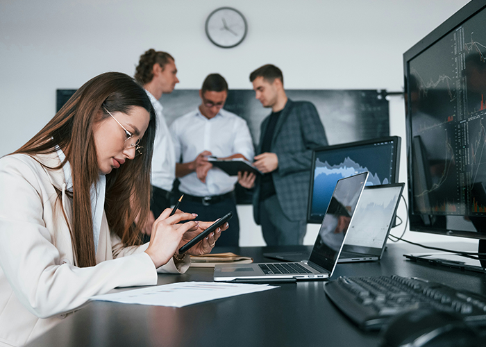 Boss Tries To Fix A Non-Issue By Banning Flexible Hours, Only Makes Things Worse