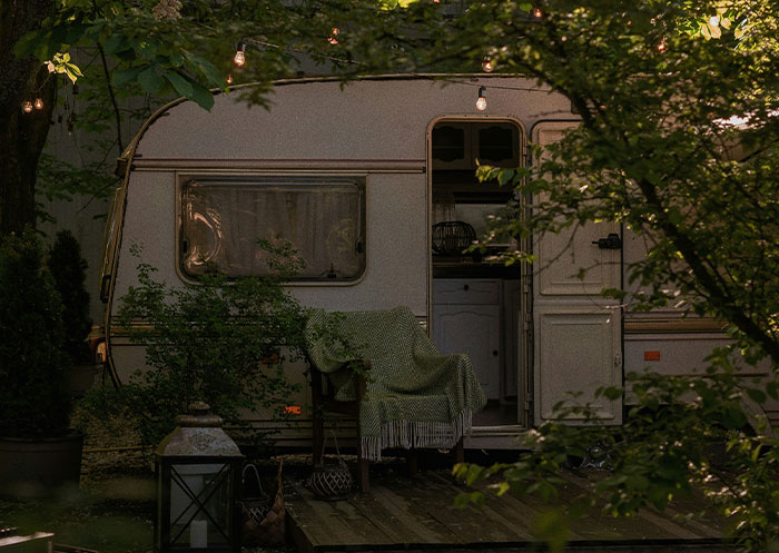 53 People Share The Ups And Downs Of Having A Partner Who Went From Rags To Riches