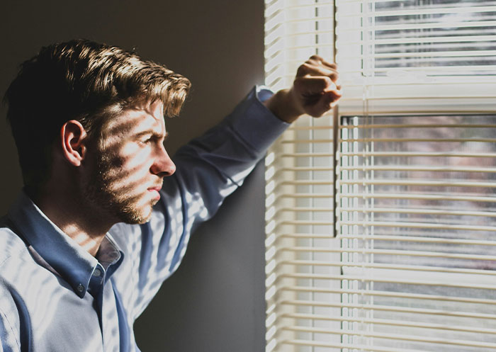 53 People Share The Ups And Downs Of Having A Partner Who Went From Rags To Riches
