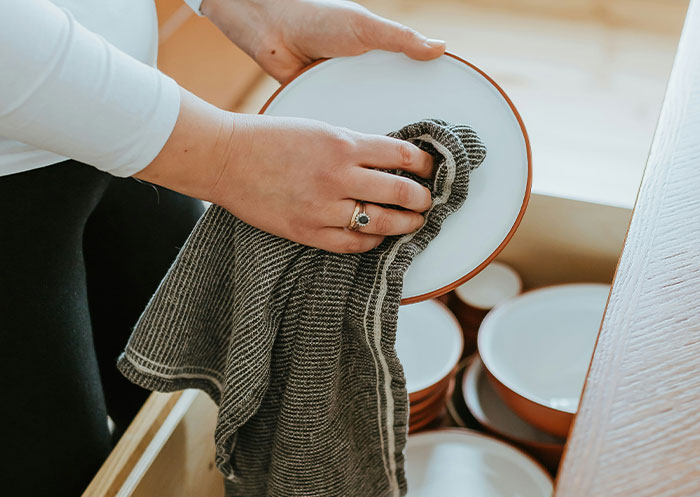 53 People Share The Ups And Downs Of Having A Partner Who Went From Rags To Riches
