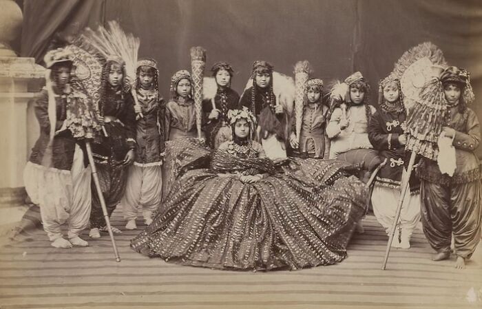 36 Invaluable Photos From The 19th Century That Made History Come Alive