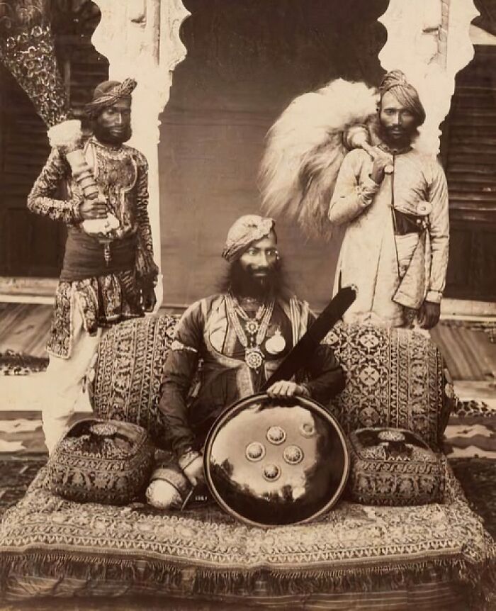 36 Invaluable Photos From The 19th Century That Made History Come Alive