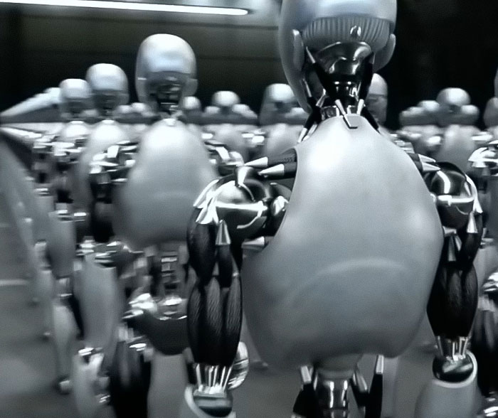 Actor Says I, Robot Dropped Him From Publicity For Scoring Higher With Audiences Than Smith