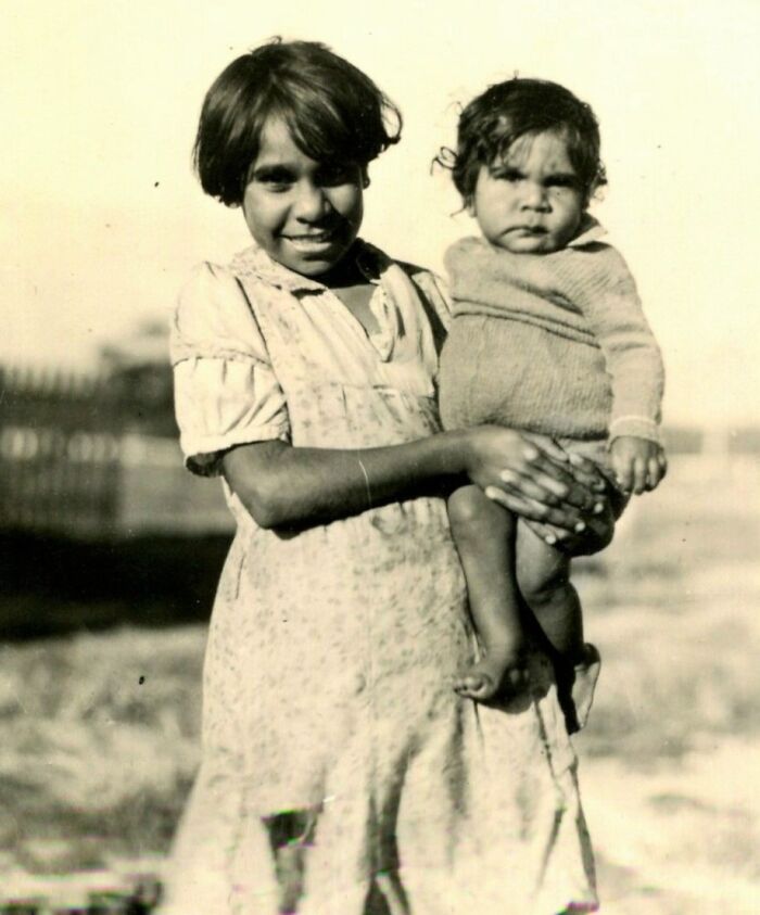 Rare Glimpses Into 1900s Indigenous Australians Through 43 Striking Photos