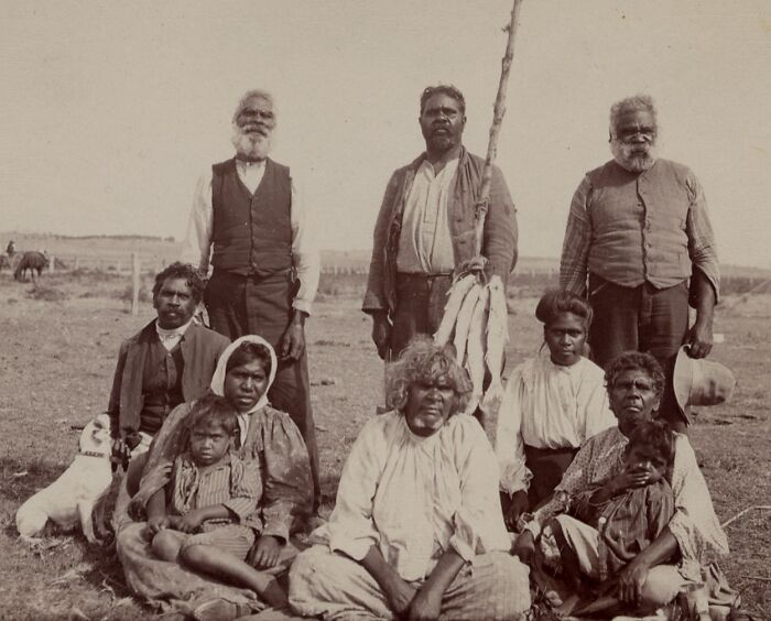 Rare Glimpses Into 1900s Indigenous Australians Through 43 Striking Photos