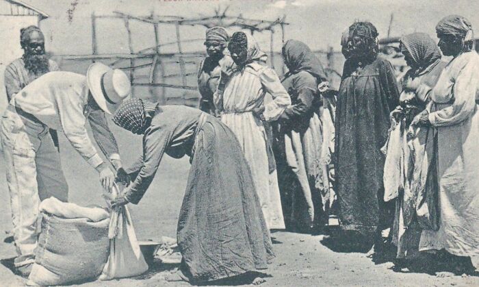 Rare Glimpses Into 1900s Indigenous Australians Through 43 Striking Photos