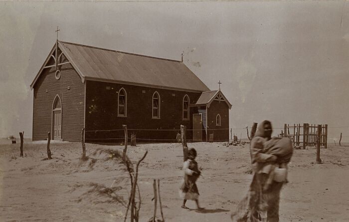 Rare Glimpses Into 1900s Indigenous Australians Through 43 Striking Photos