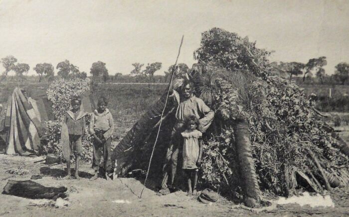Rare Glimpses Into 1900s Indigenous Australians Through 43 Striking Photos