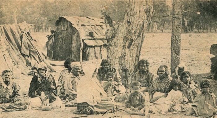 Rare Glimpses Into 1900s Indigenous Australians Through 43 Striking Photos