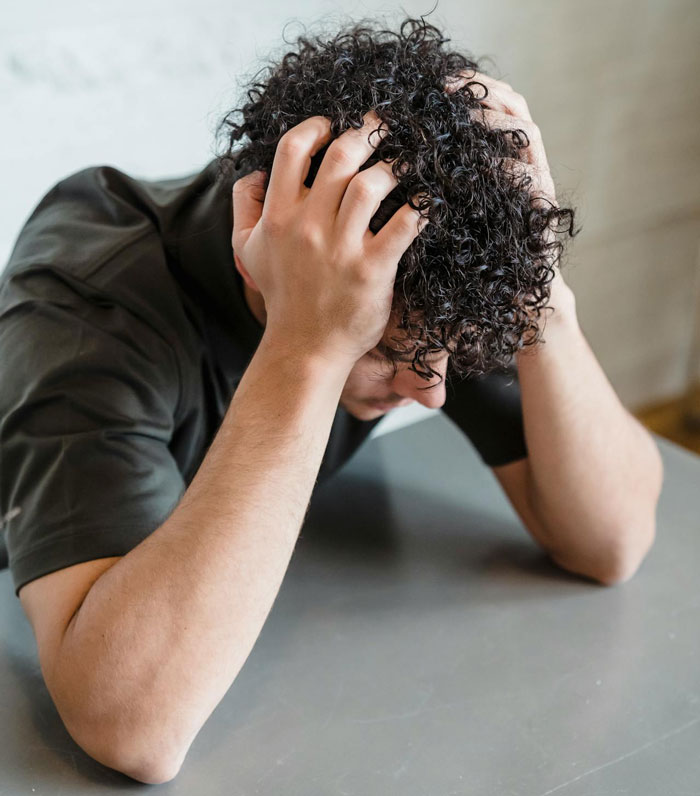 Person Agrees To Let Roommates Have Their BFs Move In, But Makes It Clear They Won’t Share Their Bathroom