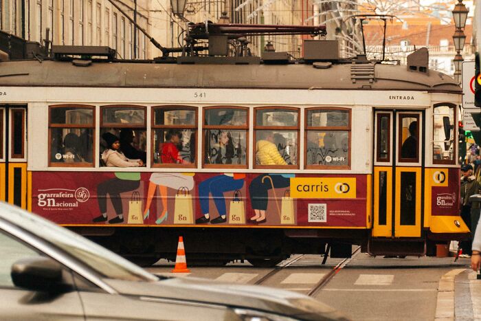 “Another Unattainable Body Portrayed In Advertising”: 73 Funny Advertising Fails (New Pics)