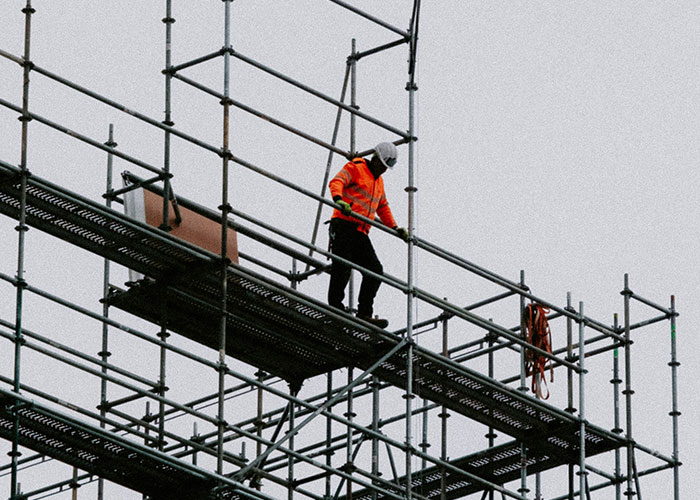 “Missed Me By Millimetres”: 53 Blue Collar Workers Share The Scariest Thing They’ve Experienced At A Job Site