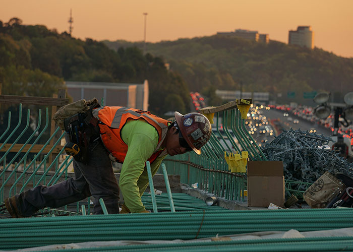 “Missed Me By Millimetres”: 53 Blue Collar Workers Share The Scariest Thing They’ve Experienced At A Job Site