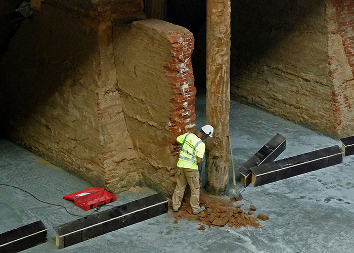“Missed Me By Millimetres”: 53 Blue Collar Workers Share The Scariest Thing They’ve Experienced At A Job Site