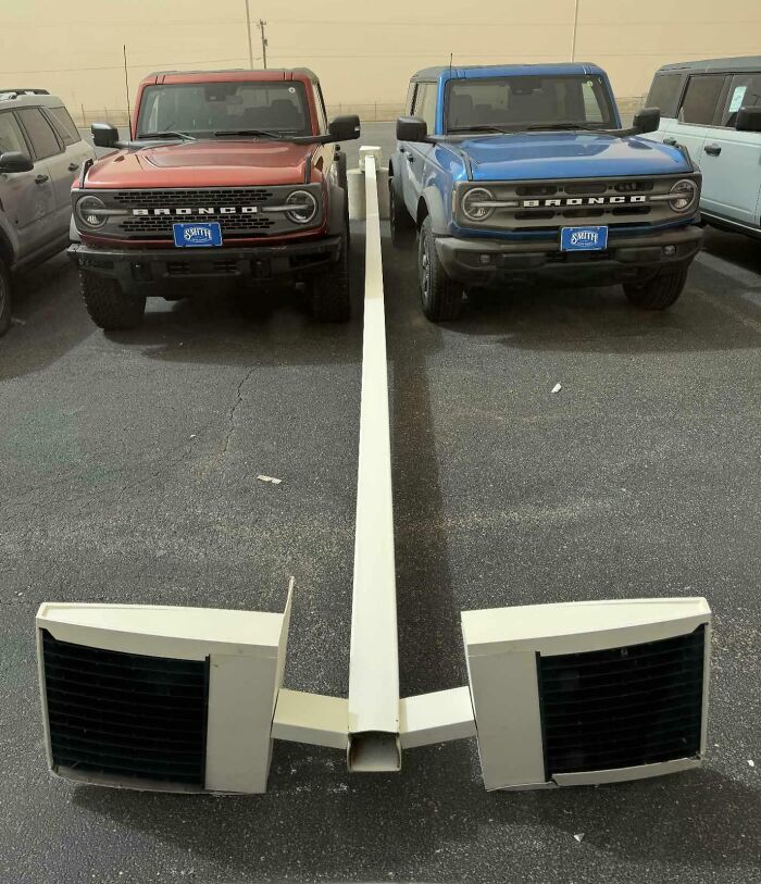 70 Photos Of Rare Coincidences You’d Think Were Photoshopped, But Aren’t