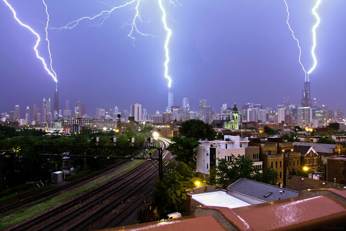 70 Photos Of Rare Coincidences You’d Think Were Photoshopped, But Aren’t