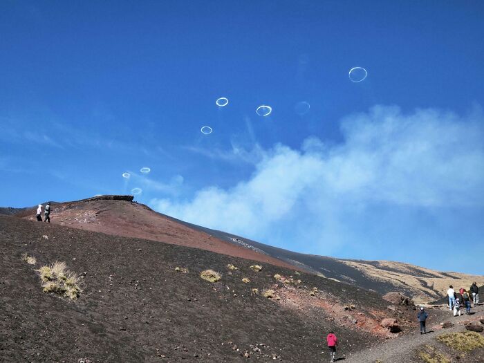 70 Photos Of Rare Coincidences You’d Think Were Photoshopped, But Aren’t
