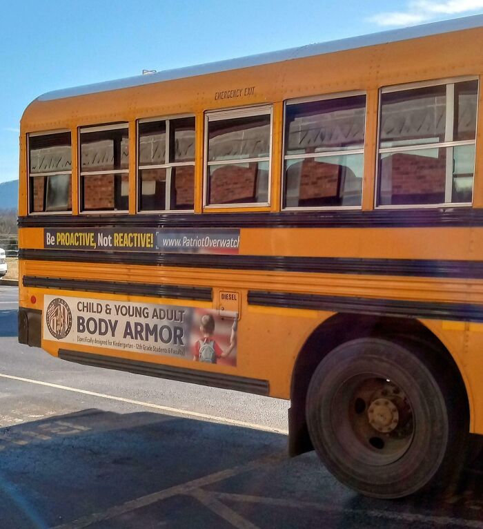 76 Pics That Show We’ve Already Hit Peak Dystopia, And Things Are Only Getting Worse