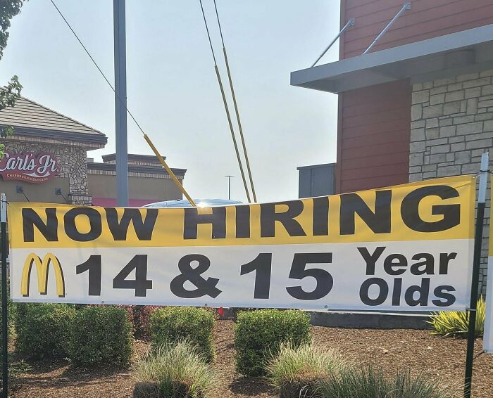 76 Pics That Show We’ve Already Hit Peak Dystopia, And Things Are Only Getting Worse