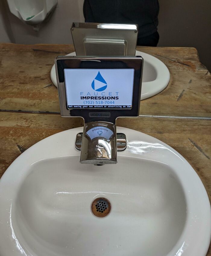 76 Pics That Show We’ve Already Hit Peak Dystopia, And Things Are Only Getting Worse