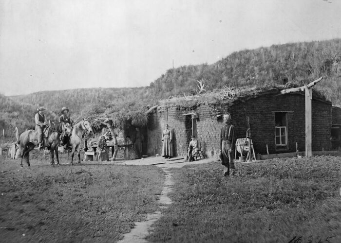 30 Gripping Pictures That Tell The Real Story Of 1800s America