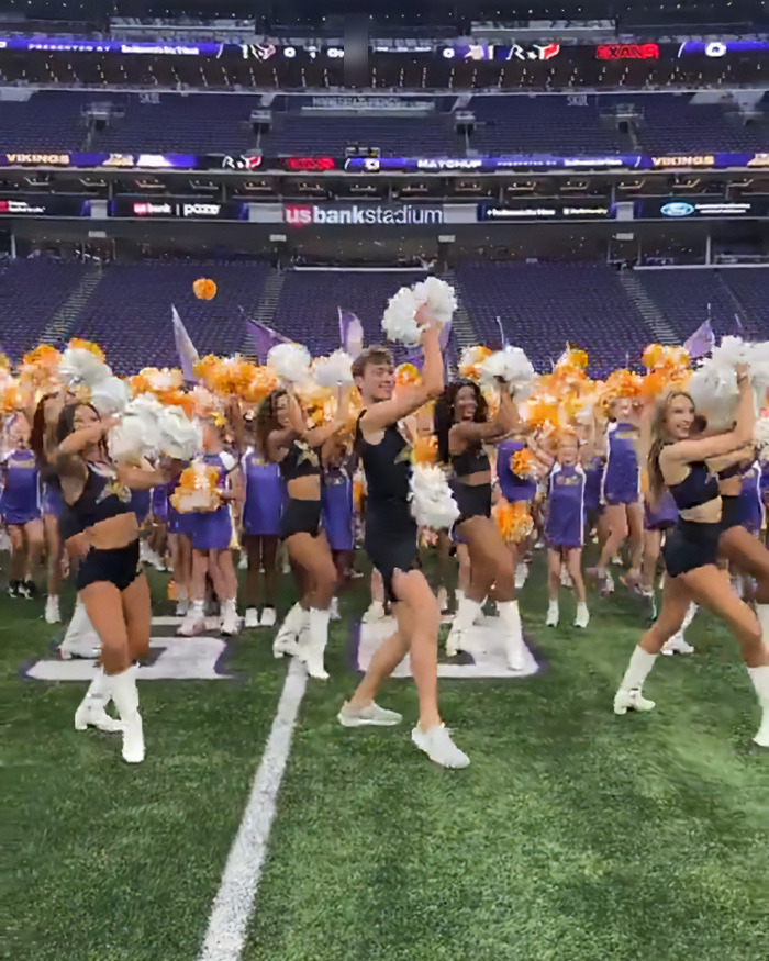 “Ratings Are Dropping”: Minnesota Vikings Ignite Controversy After Hiring Male Cheerleaders
