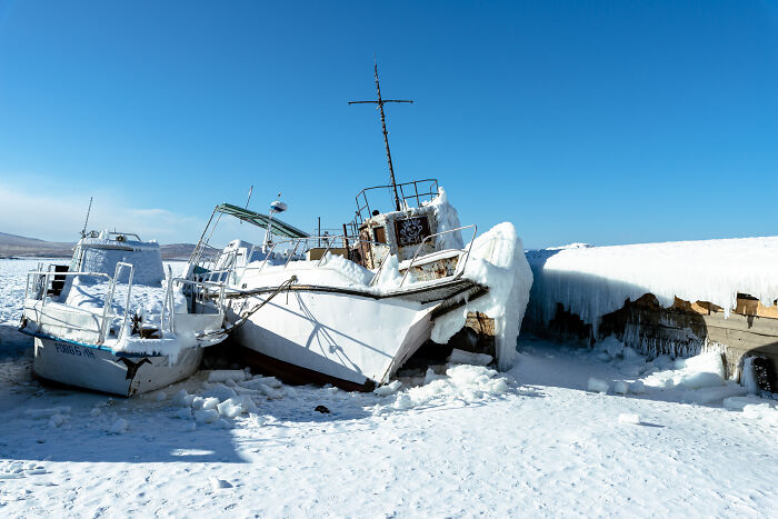 My 15 Photos That Show Why Lake Baikal In Winter Feels Like Another Planet