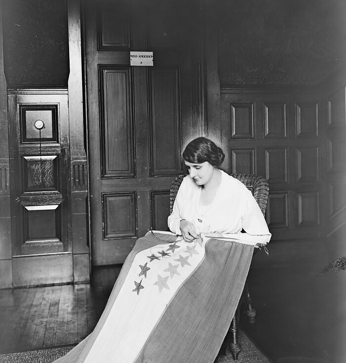 45 Powerful Photos Of Women In The 20th Century Suffrage Era