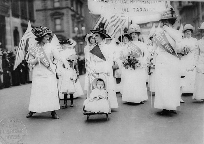45 Powerful Photos Of Women In The 20th Century Suffrage Era
