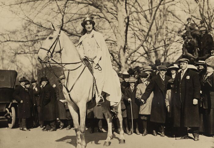 45 Powerful Photos Of Women In The 20th Century Suffrage Era