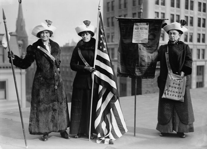 45 Powerful Photos Of Women In The 20th Century Suffrage Era