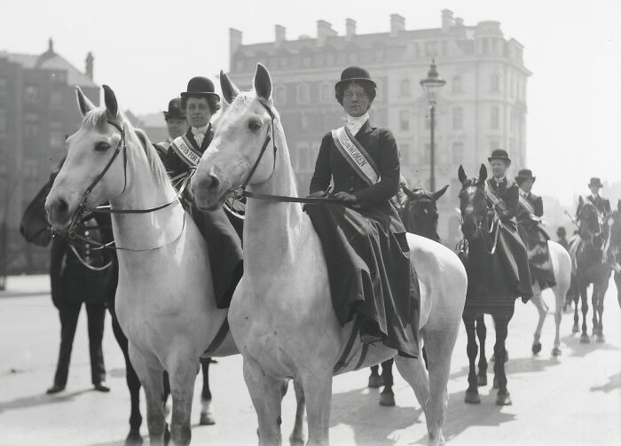 45 Powerful Photos Of Women In The 20th Century Suffrage Era