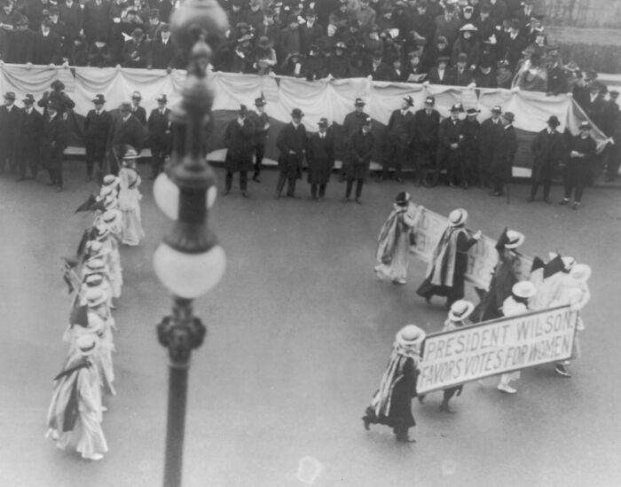 45 Powerful Photos Of Women In The 20th Century Suffrage Era